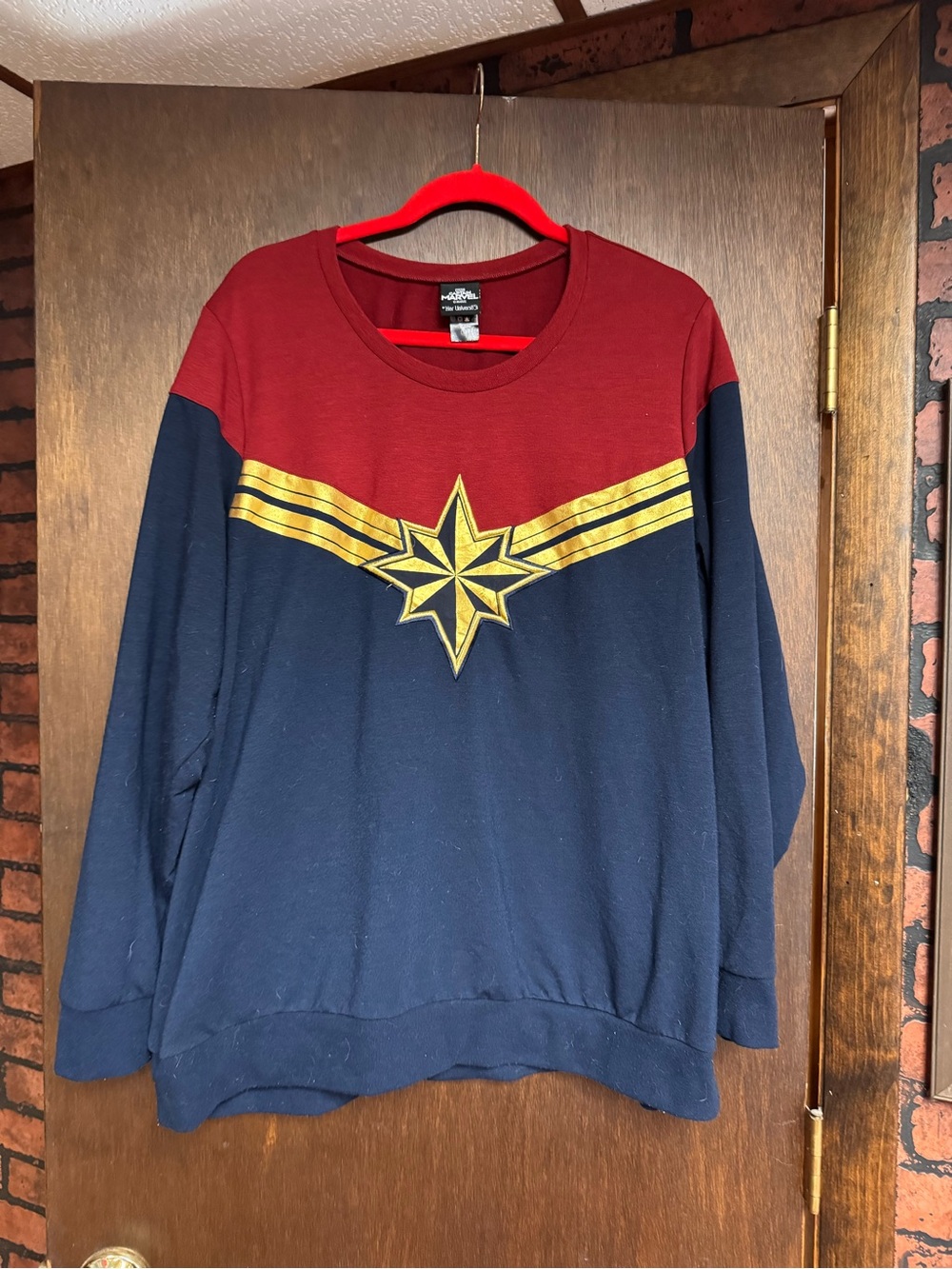 Marvel- Captain Marvel Pullover Sweatshirt - Red & Navy with Gold Star